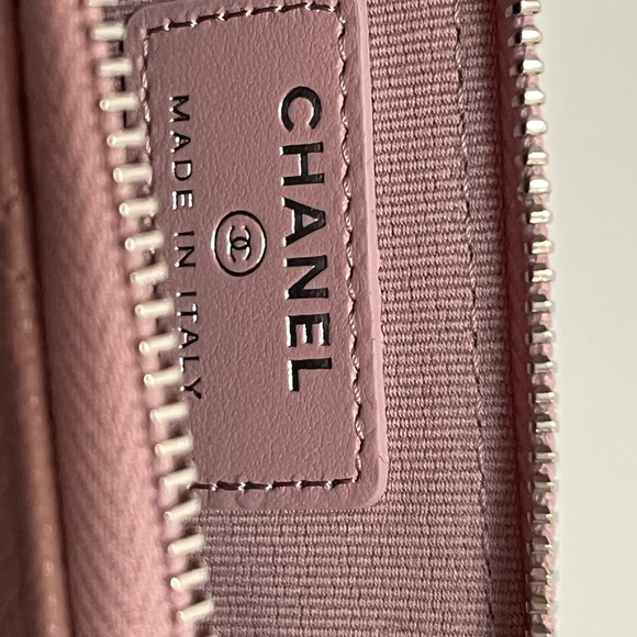 NWT 2024 CHANEL PINK CLASSIC ZIP AROUND CARD HOLDER - Picture 5 of 7